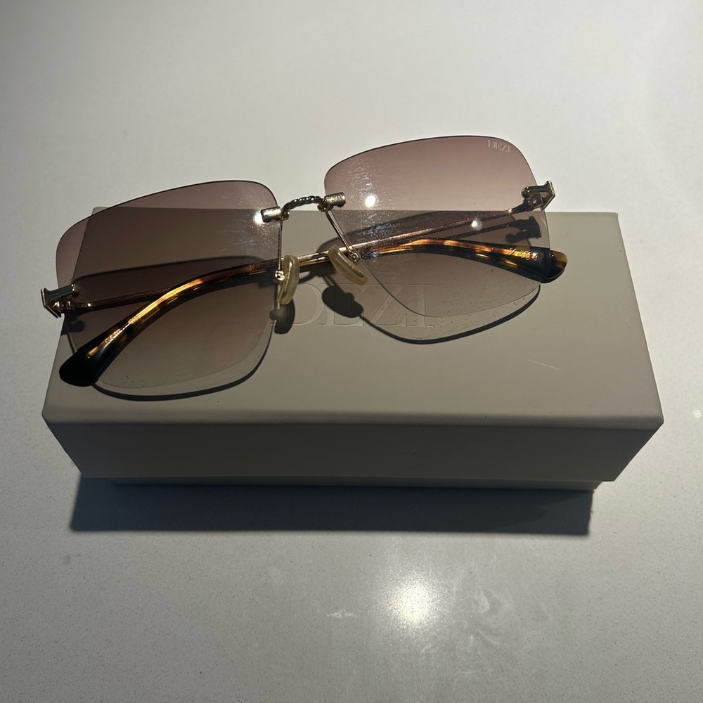 DEZI 2000s Sunglasses